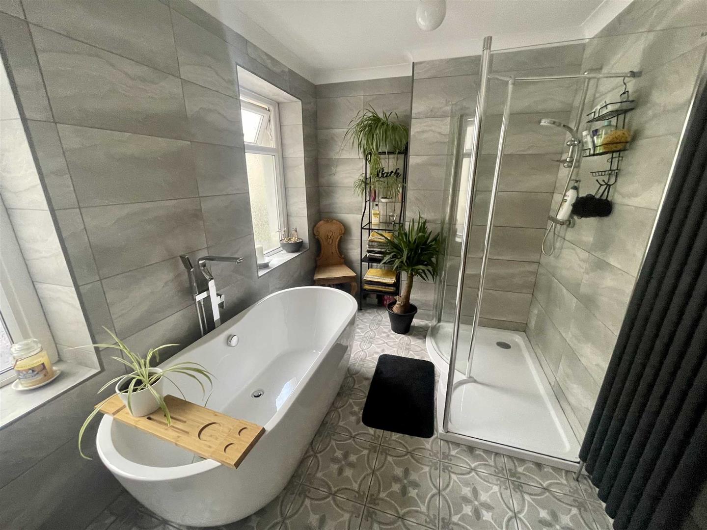 Kingsland Crescent, Barry Knights Estate Agents